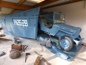 Barge LCVP Jeep 